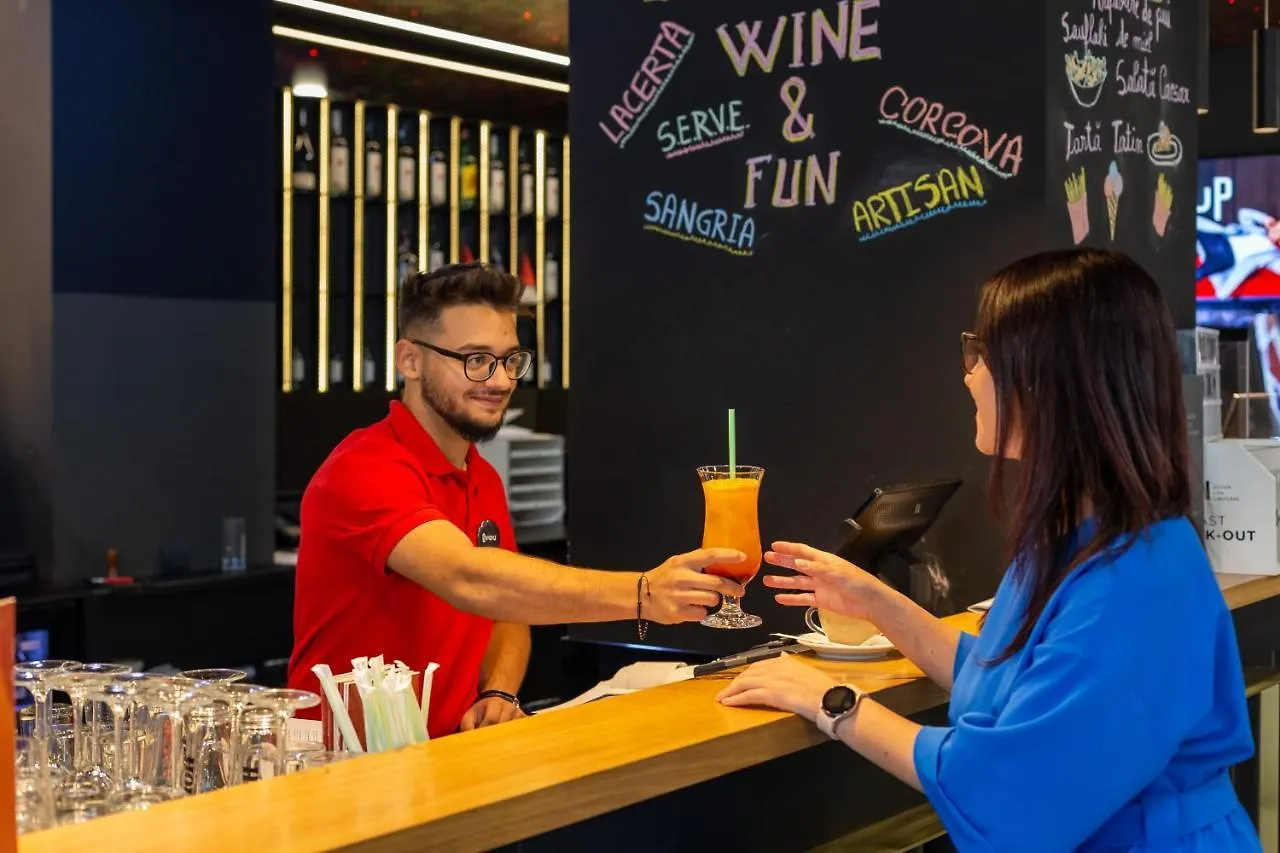 Ibis Bucharest Politehnica Hotel 3*,